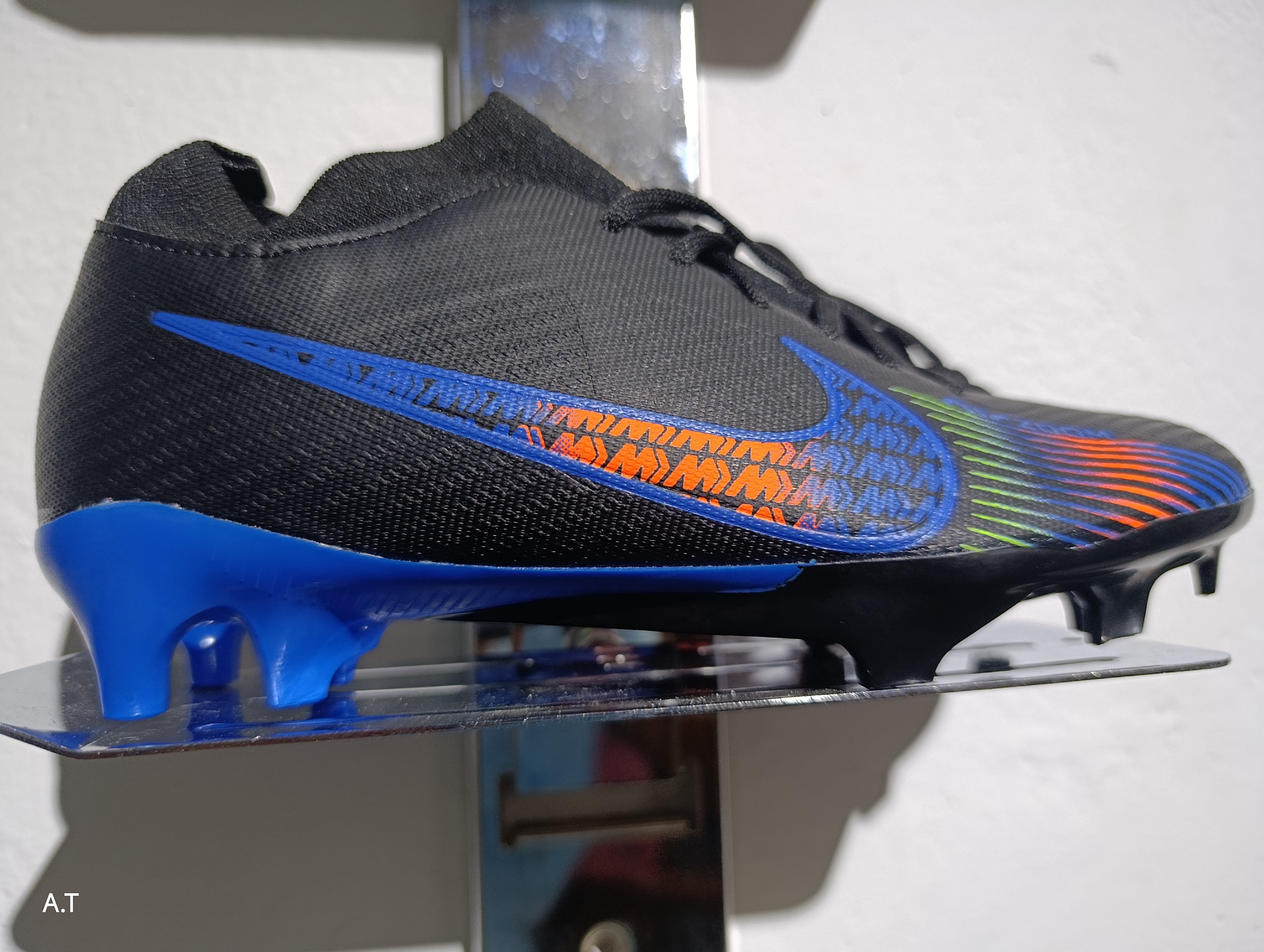 Negro con azul, 36